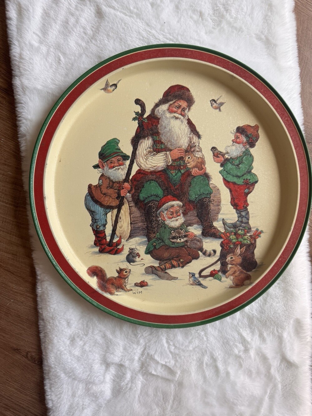 Vintage 1993 Potpourri Press Tin Round Serving Tray  Nostalgia Christmas Scene